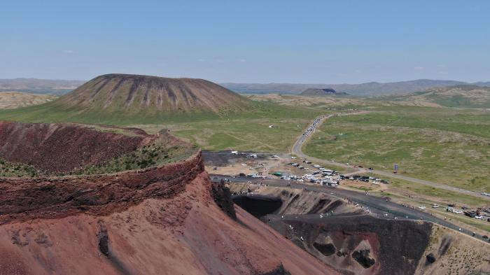 夏日的烏蘭哈達火山群