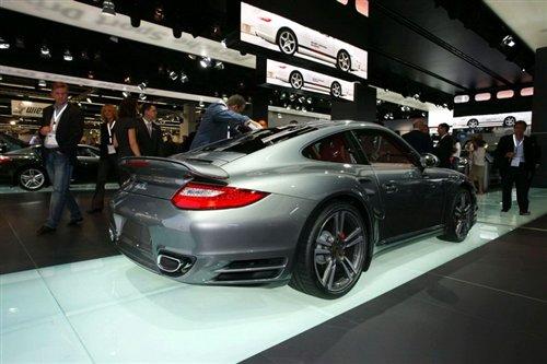 A ȫ±r(sh)911 Turbo(sh)܇(ch) ܇(ch)֮