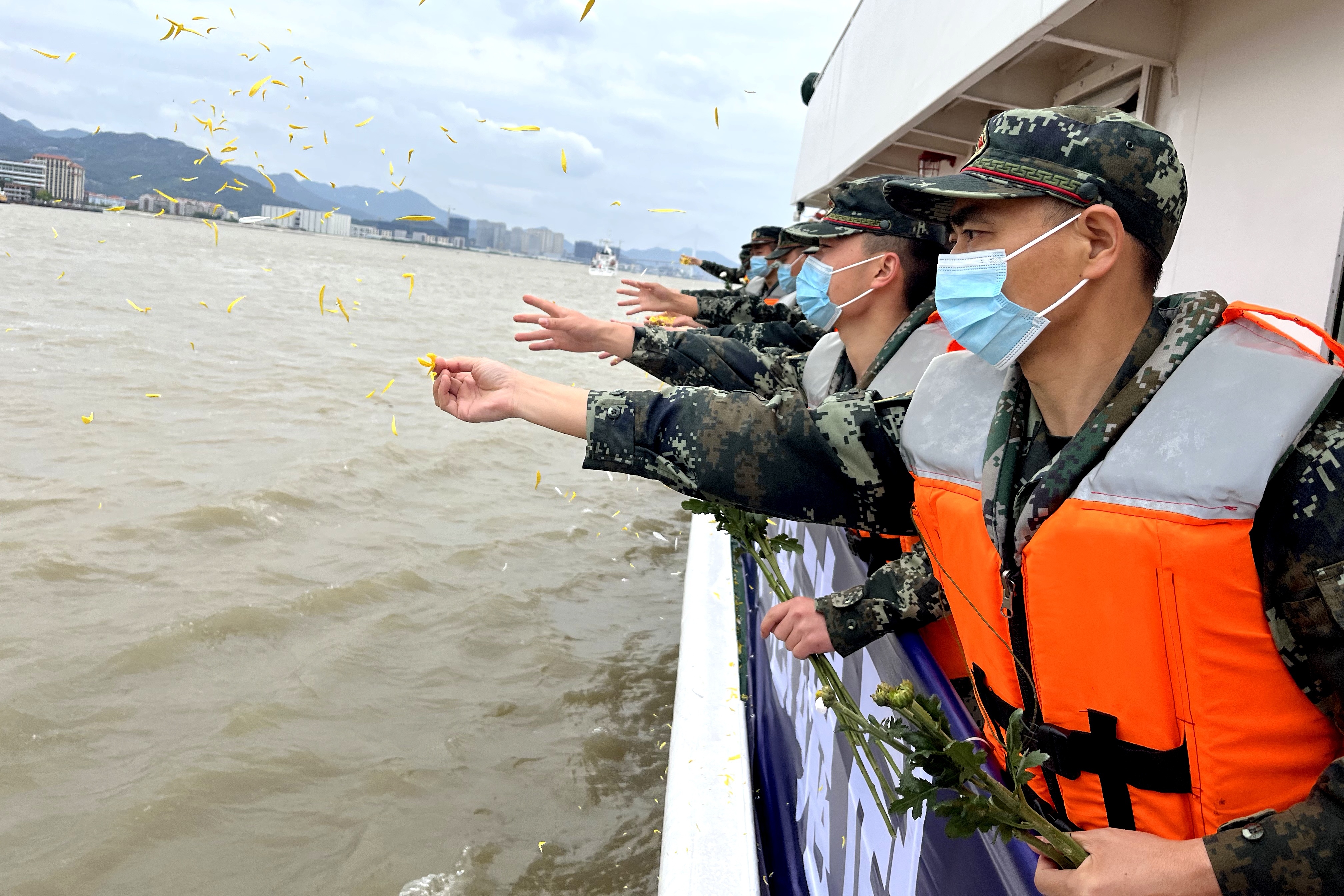 海上鳴笛、線上緬懷 福州海警多種方式祭英烈