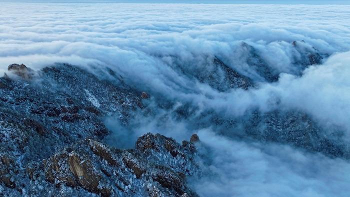 河南堯山：初雪新霽 云?？澙@